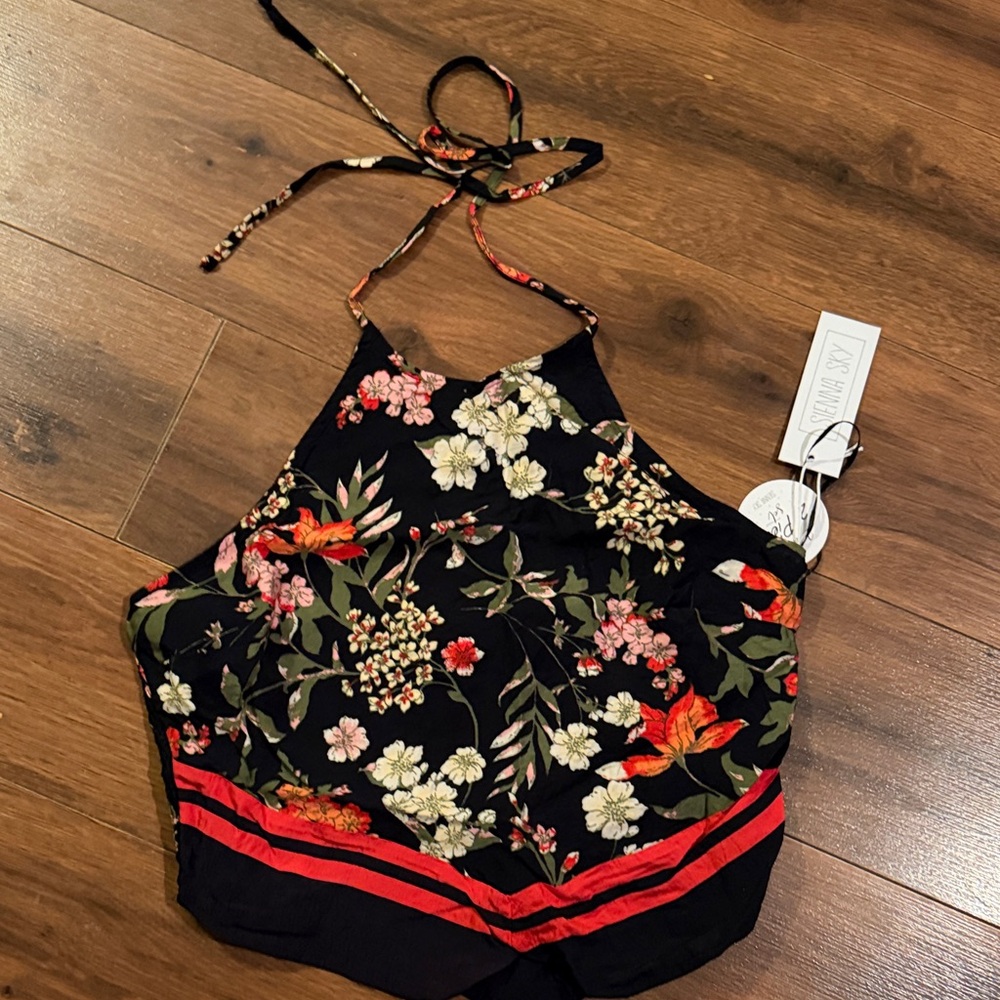 ✨Sienna Sky✨ Black and Red Floral Set - Picture 6 of 7